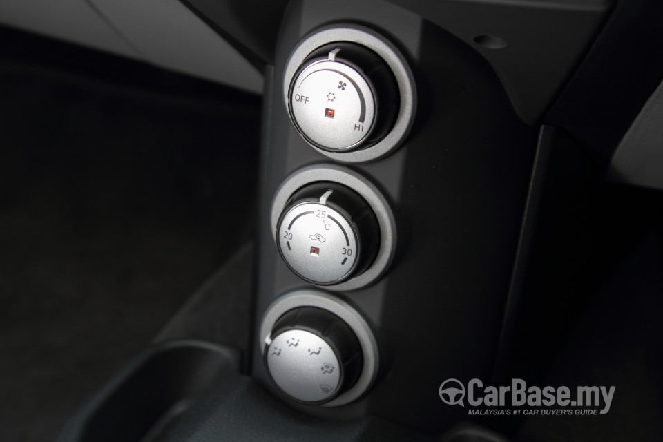 Proton Persona Mk1 Facelift (2010) Interior