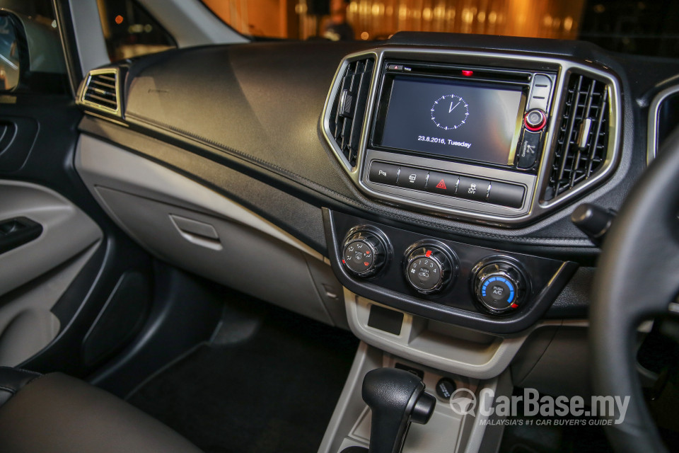Proton Persona P2-21A (2016) Interior