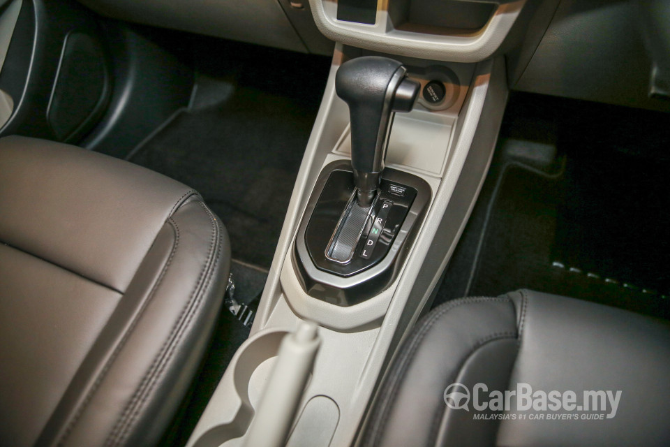 Proton Persona P2-21A (2016) Interior