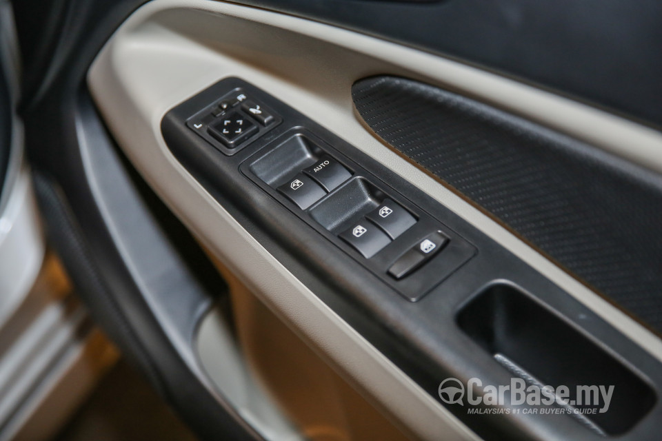 Proton Persona P2-21A (2016) Interior