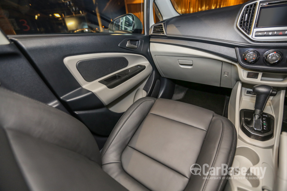 Proton Persona P2-21A (2016) Interior