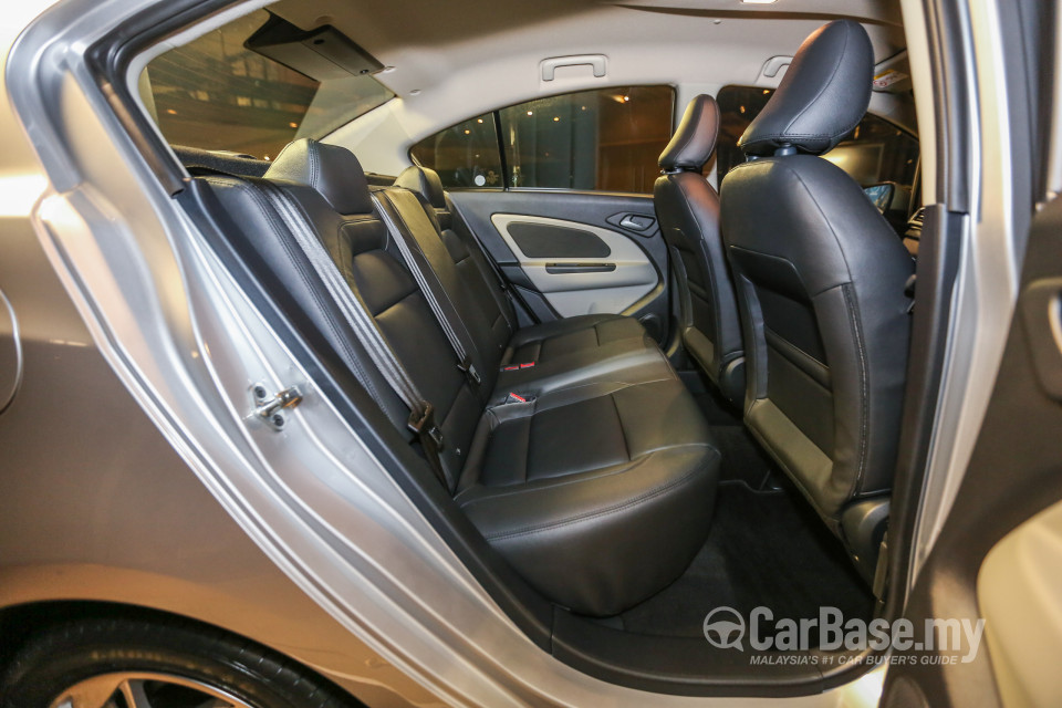 Proton Persona P2-21A (2016) Interior