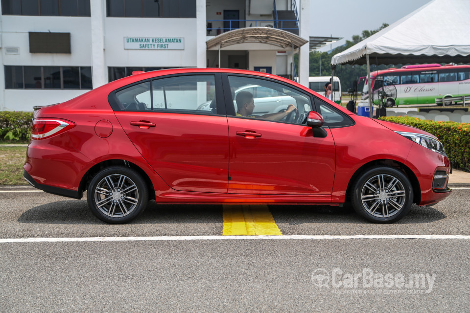 Proton Persona P2-21A MC1 (2019) Exterior