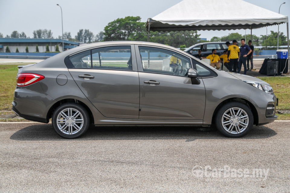 Proton Persona P2-21A MC1 (2019) Exterior