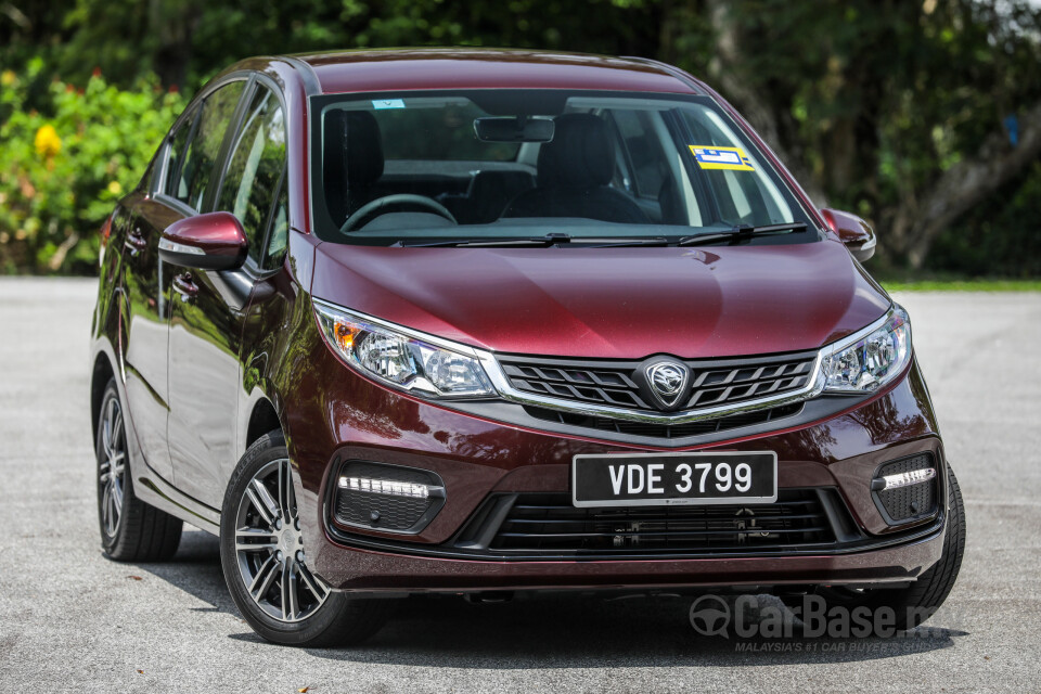 Toyota Innova AN140 (2016) Exterior