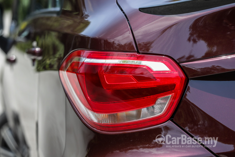 Proton Persona P2-21A MC1 (2019) Exterior