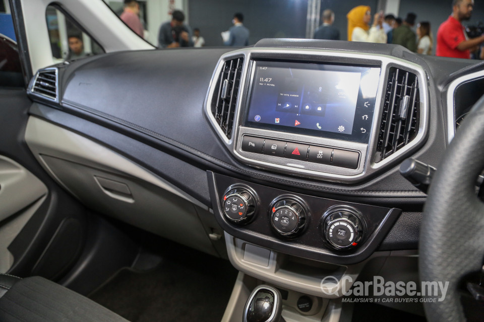 Proton Persona P2-21A MC1 (2019) Interior