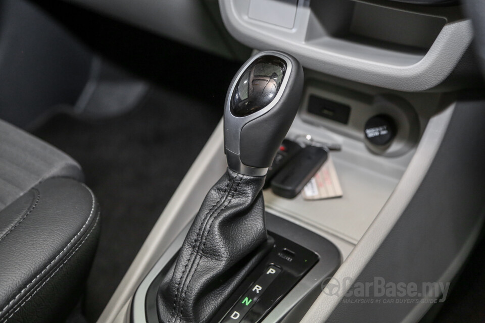 Nissan Navara D23 Facelift (2021) Interior