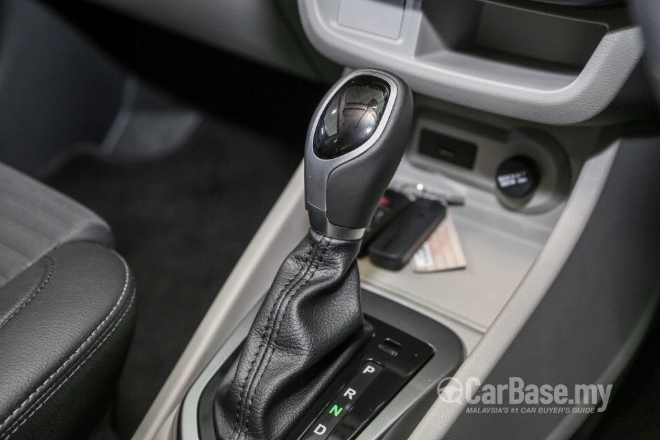 Proton Persona P2-21A MC1 (2019) Interior