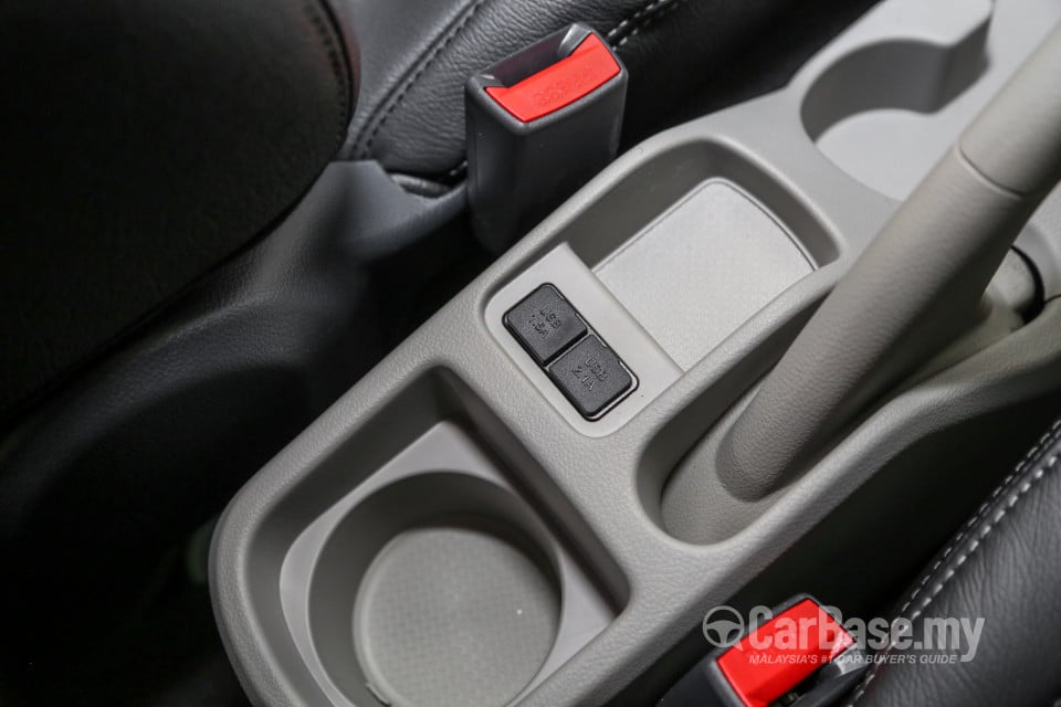 Proton Persona P2-21A MC1 (2019) Interior