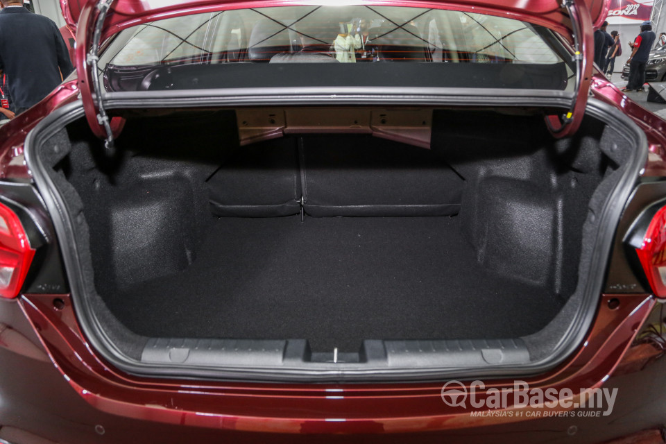 Proton Persona P2-21A MC1 (2019) Interior