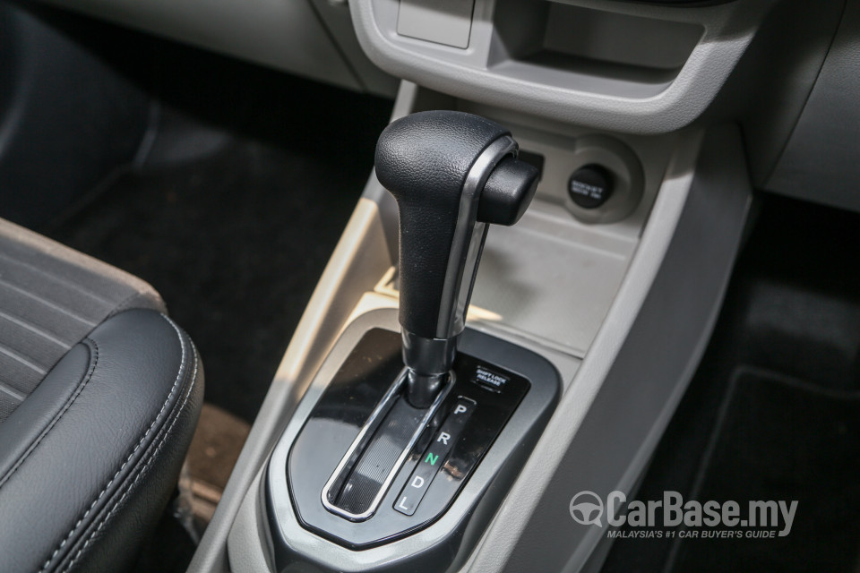 Proton Persona P2-21A MC1 (2019) Interior