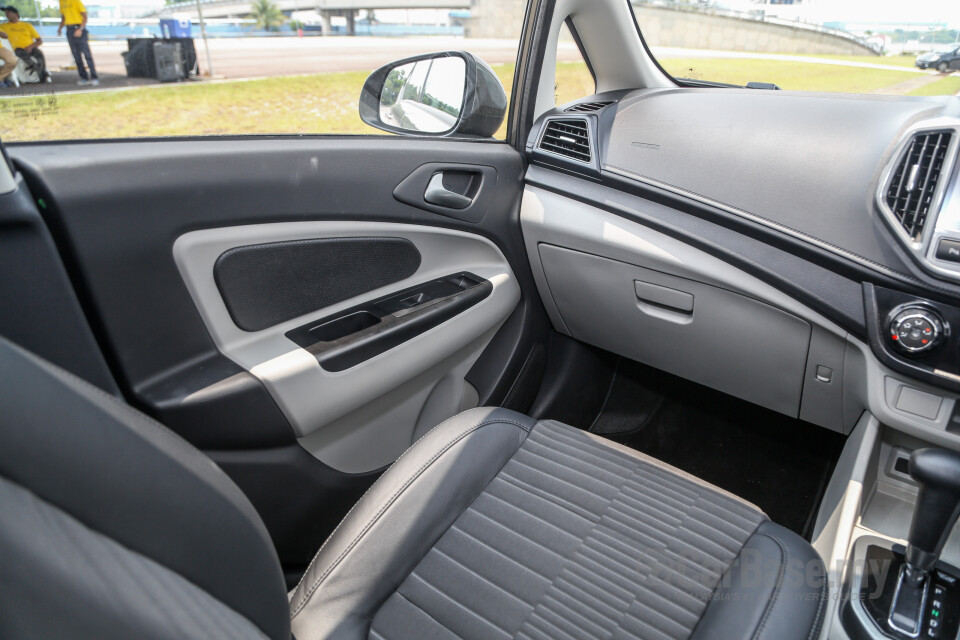 Nissan Navara D23 Facelift (2021) Interior