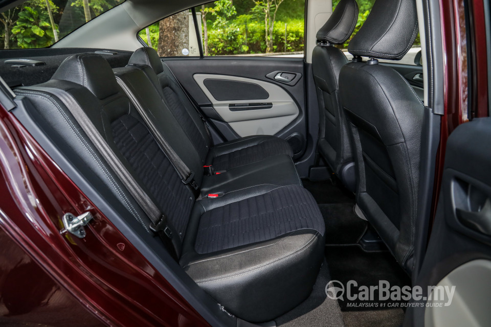 Proton Persona P2-21A MC1 (2019) Interior
