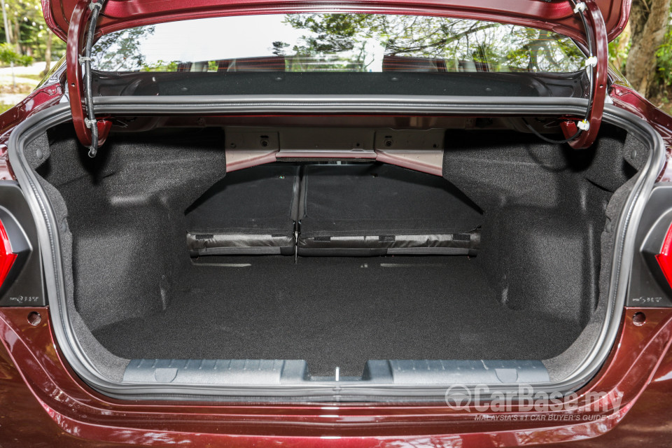 Proton Persona P2-21A MC1 (2019) Interior