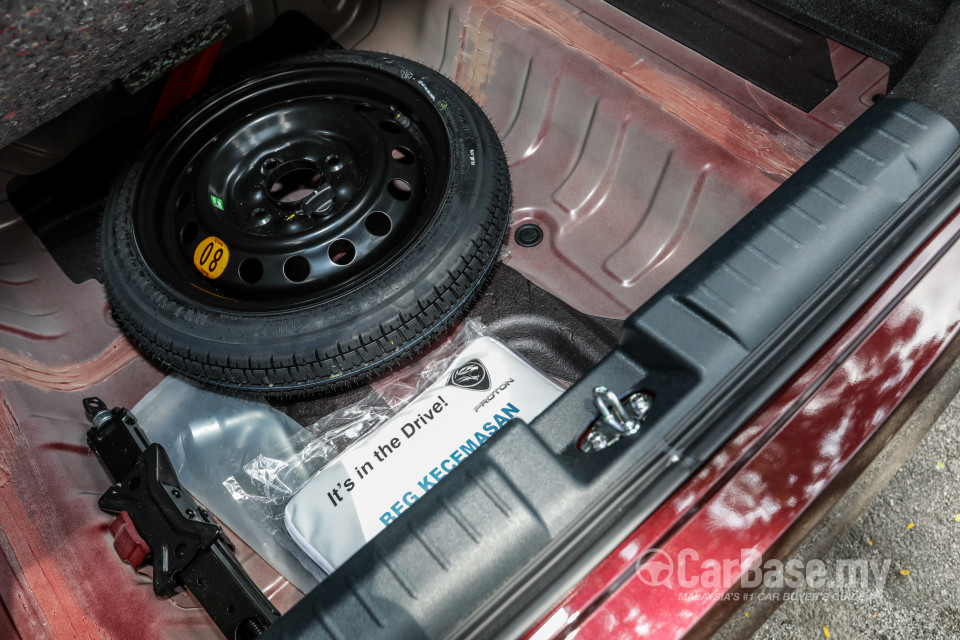 Proton Persona P2-21A MC1 (2019) Interior