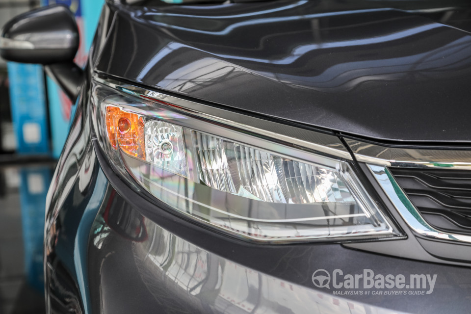 Proton Persona P2-21A MC2 (2021) Exterior