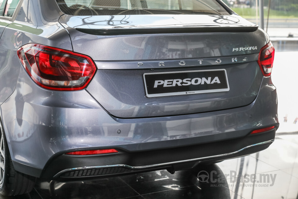 Proton Persona P2-21A MC2 (2021) Exterior