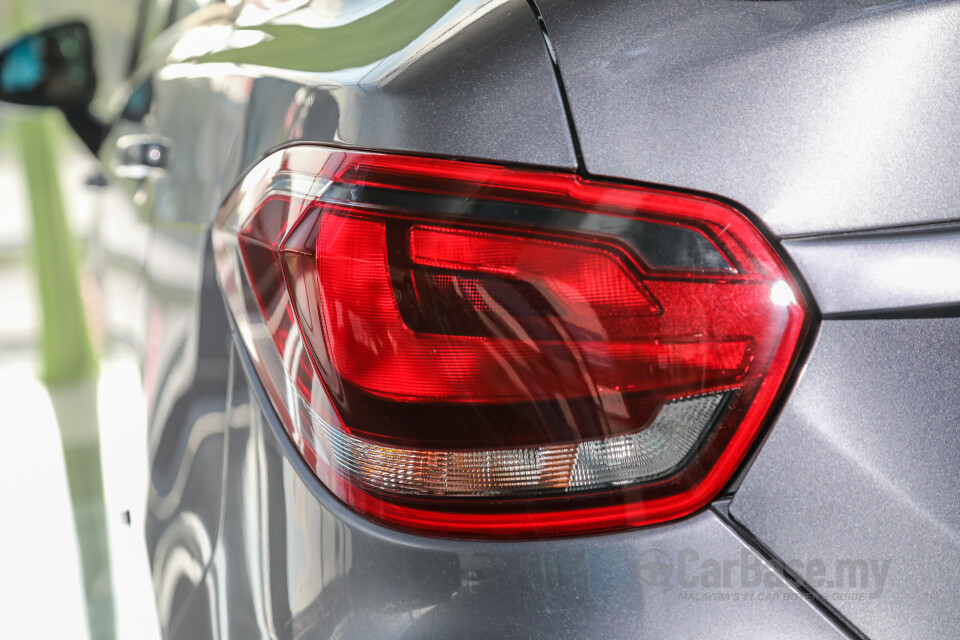 Proton Persona P2-21A MC2 (2021) Exterior