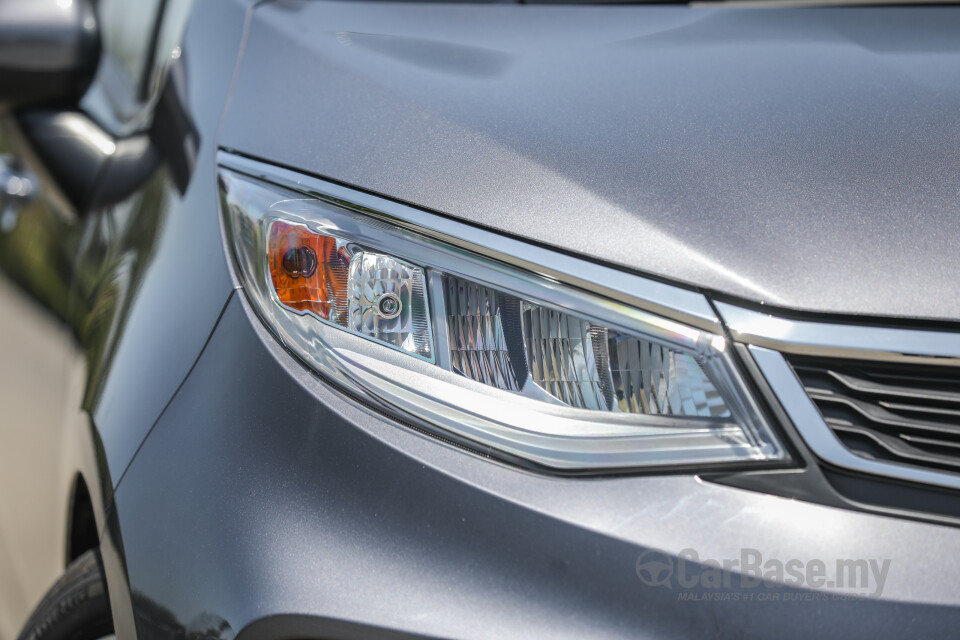 Proton Persona P2-21A MC2 (2021) Exterior