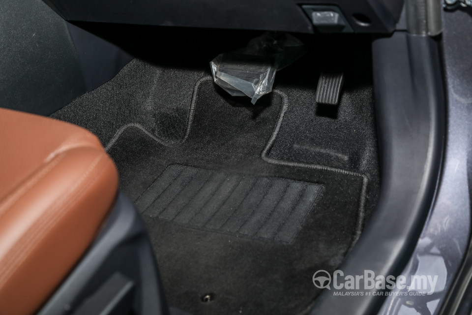 Proton Persona P2-21A MC2 (2021) Interior