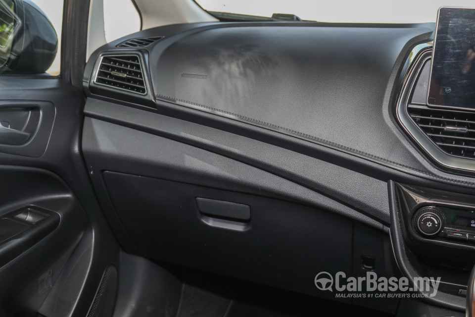 Proton Persona P2-21A MC2 (2021) Interior