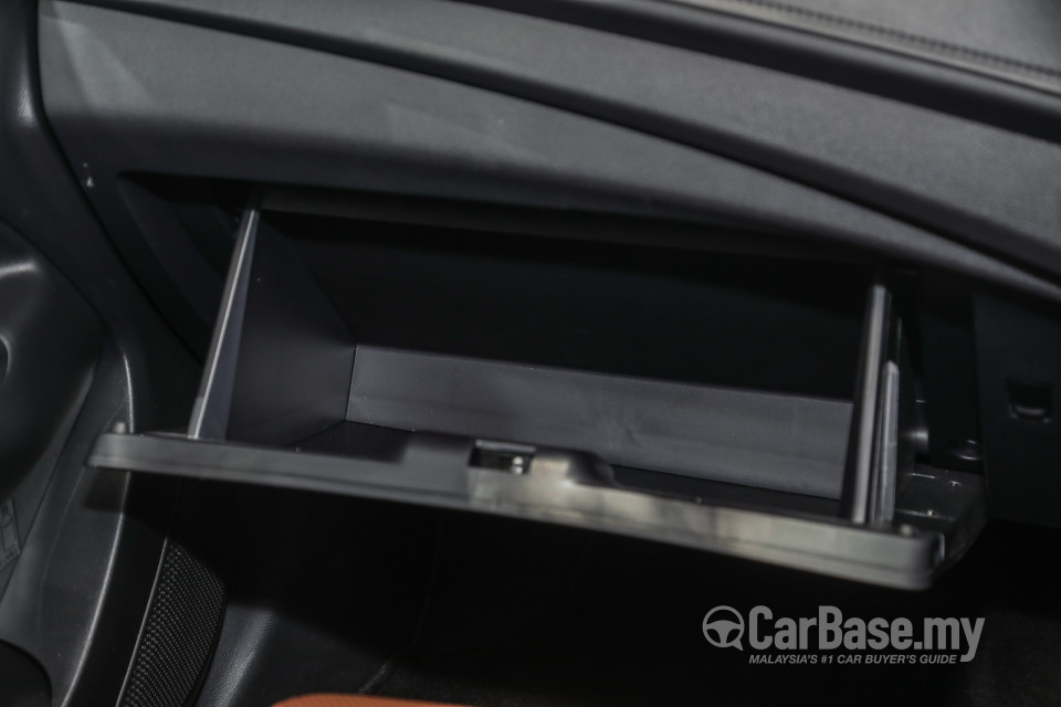 Proton Persona P2-21A MC2 (2021) Interior