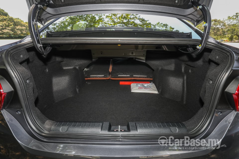 Proton Persona P2-21A MC2 (2021) Interior
