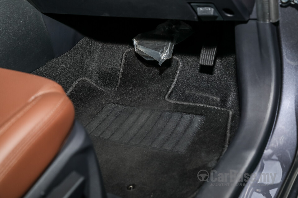 Proton Persona P2-21A MC2 (2021) Interior