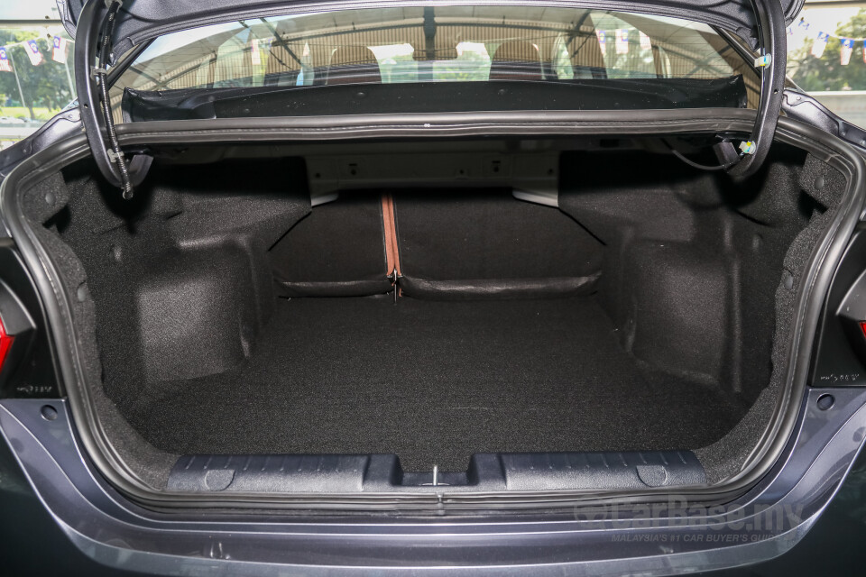 Proton Persona P2-21A MC2 (2021) Interior
