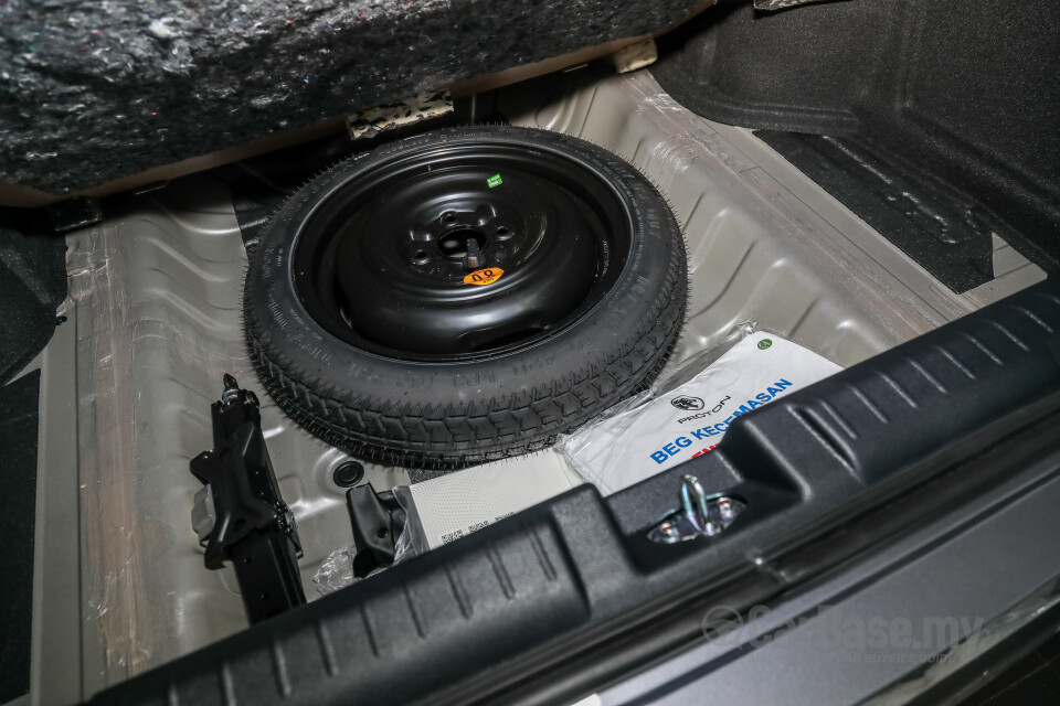 Proton Persona P2-21A MC2 (2021) Interior