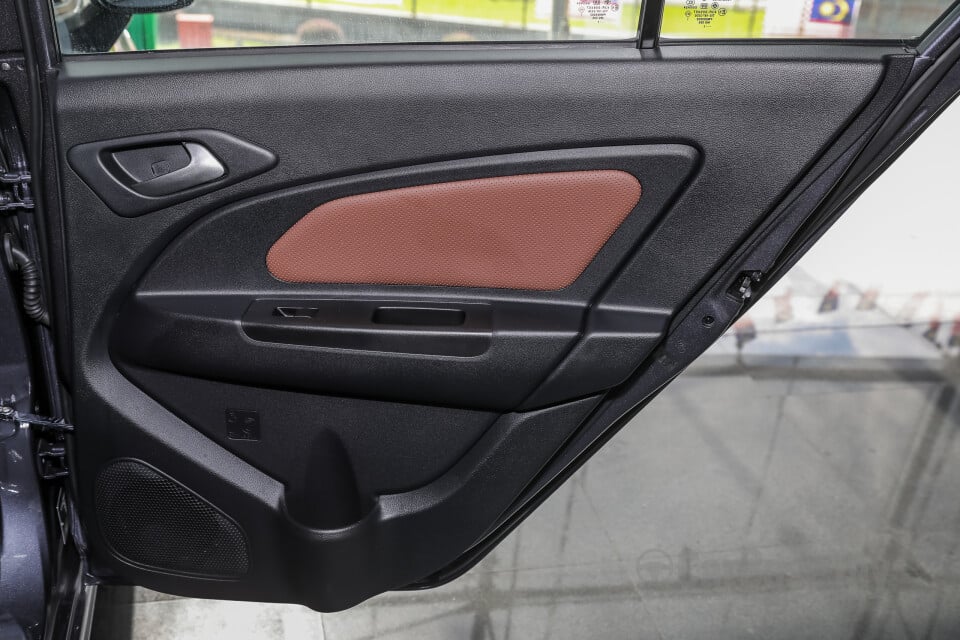 Proton Persona P2-21A MC2 (2021) Interior