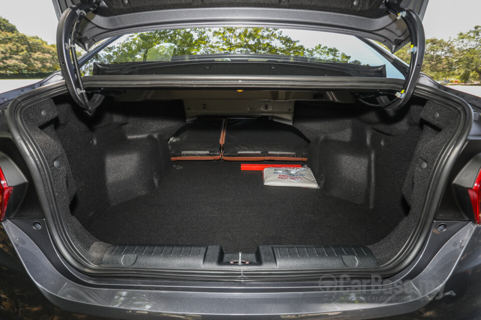 Proton Persona P2-21A MC2 (2021) Interior