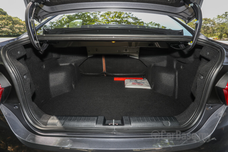 Proton Persona P2-21A MC2 (2021) Interior