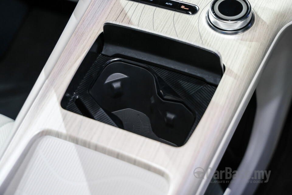 Proton eMas 7 PHEV P145 (2026) Interior