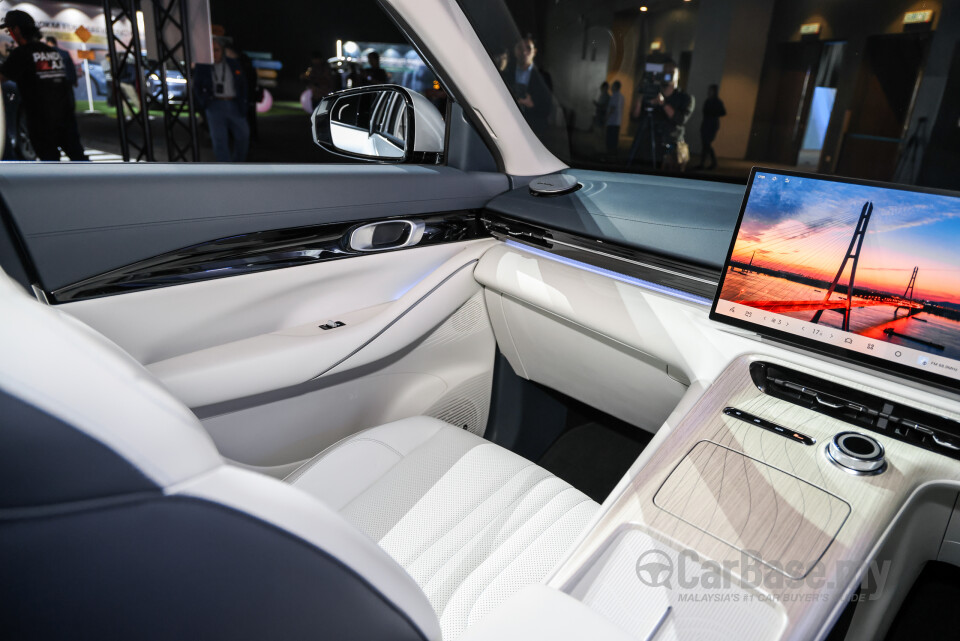Proton eMas 7 PHEV P145 (2026) Interior