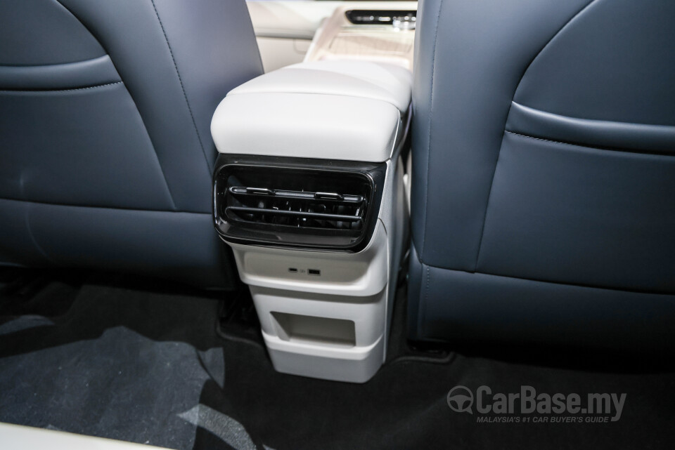 Proton eMas 7 PHEV P145 (2026) Interior