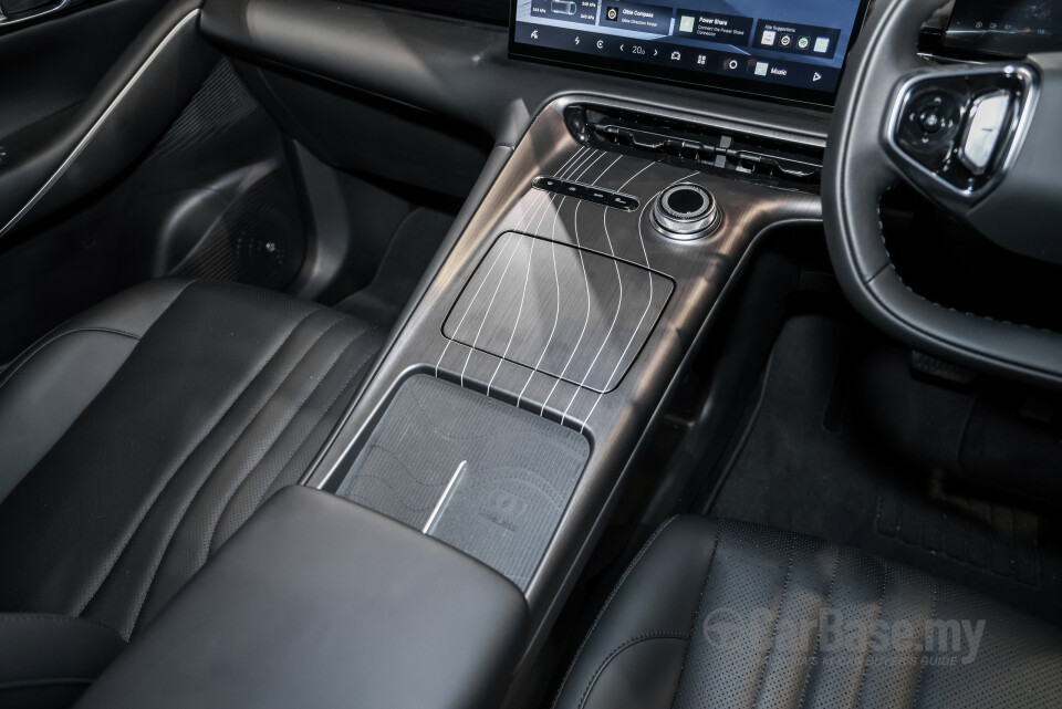 Proton eMas 7 PHEV P145 (2026) Interior