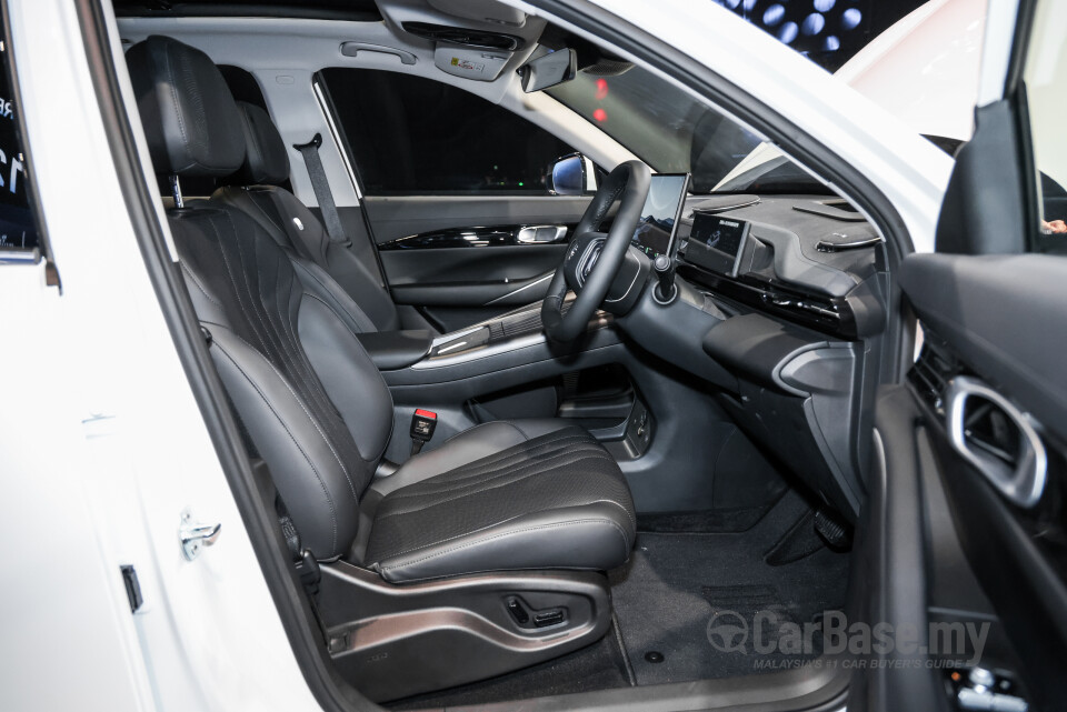 Proton eMas 7 PHEV P145 (2026) Interior