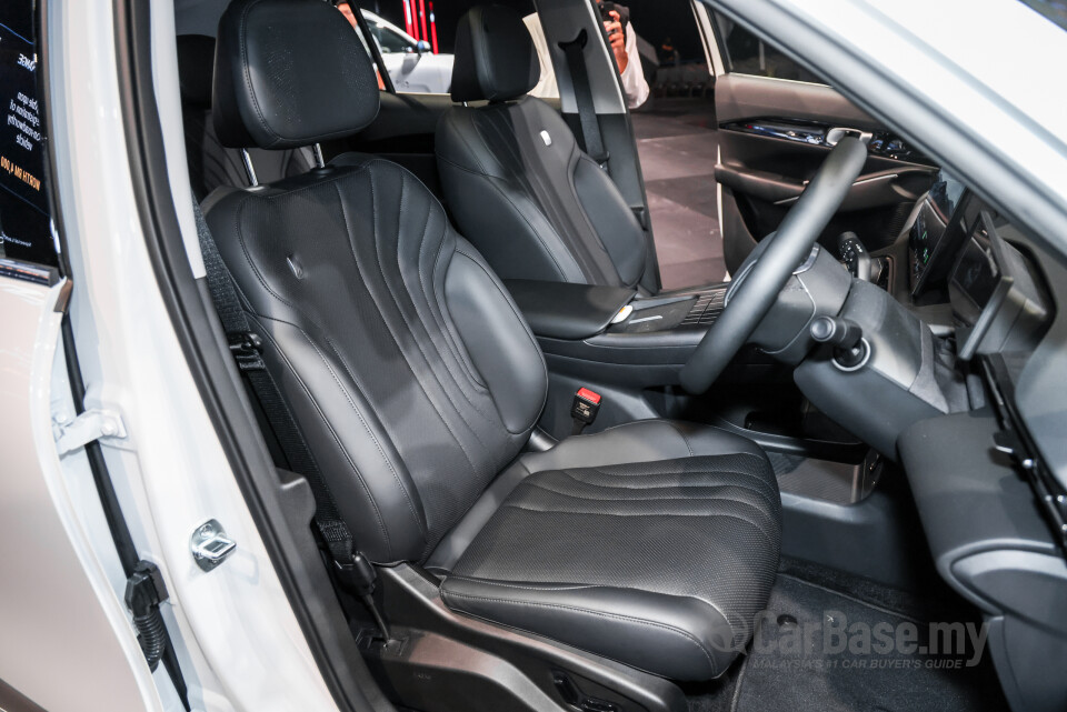 Proton eMas 7 PHEV P145 (2026) Interior