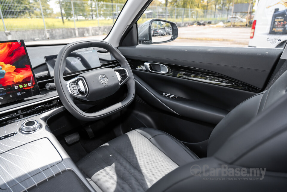 Proton eMas 7 PHEV P145 (2026) Interior