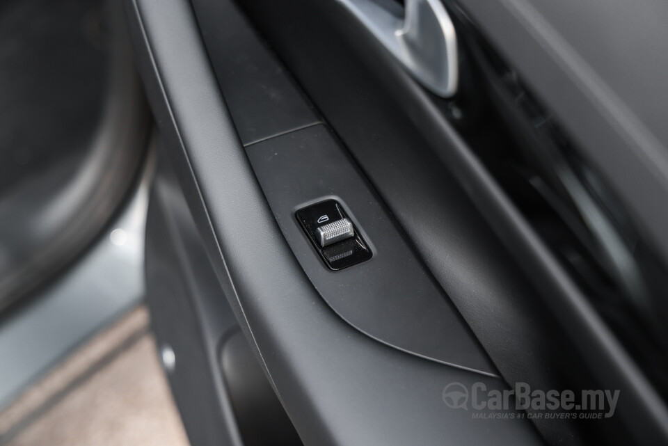 Proton eMas 7 PHEV P145 (2026) Interior