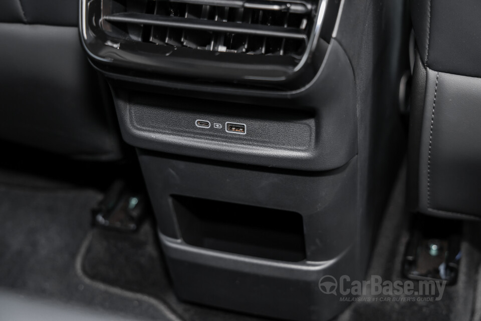 Proton eMas 7 PHEV P145 (2026) Interior