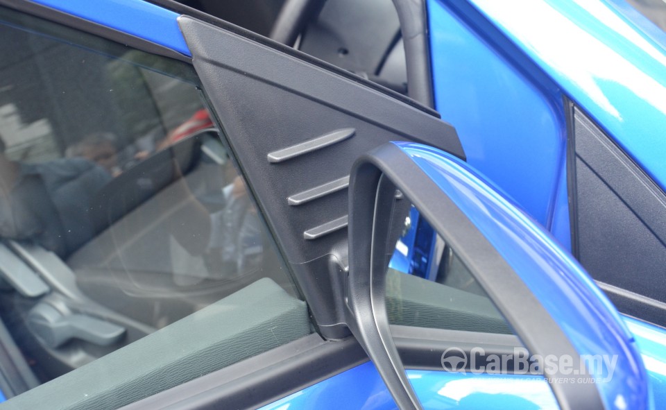 Proton Suprima S P3-22A (2013) Exterior