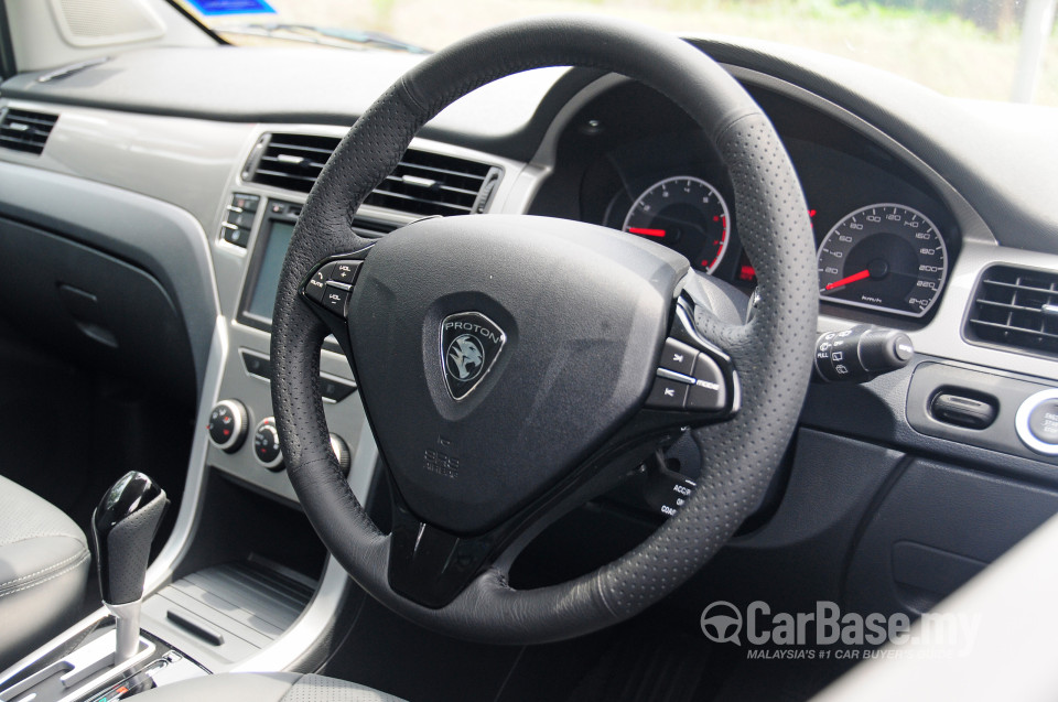Proton Suprima S P3-22A (2013) Interior