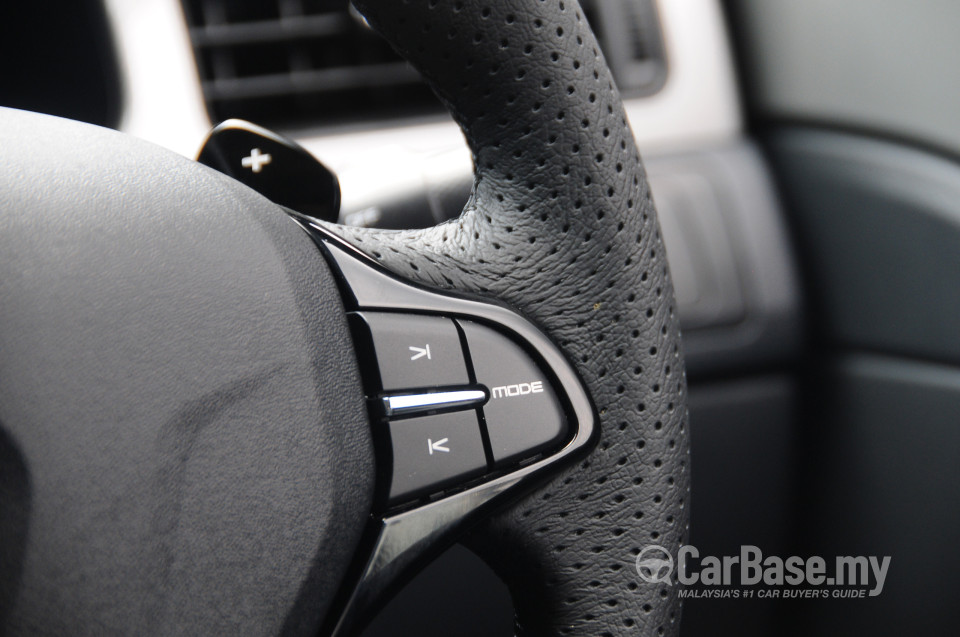 Proton Suprima S P3-22A (2013) Interior
