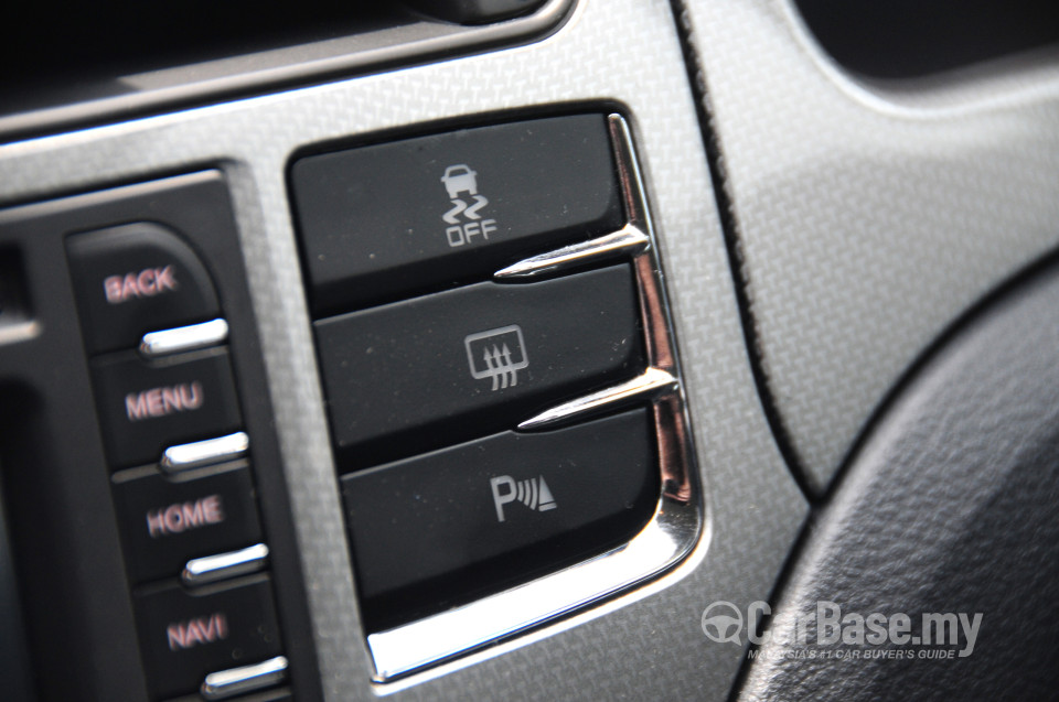 Proton Suprima S P3-22A (2013) Interior