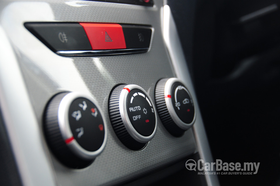 Proton Suprima S P3-22A (2013) Interior
