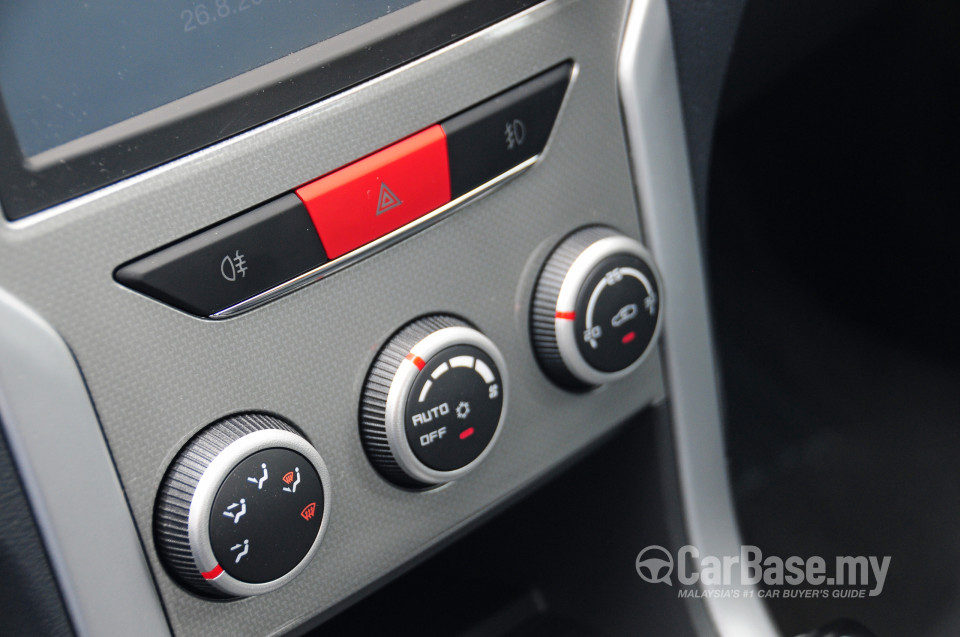 Proton Suprima S P3-22A (2013) Interior