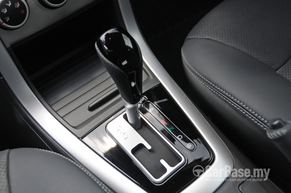 Proton Suprima S P3-22A (2013) Interior